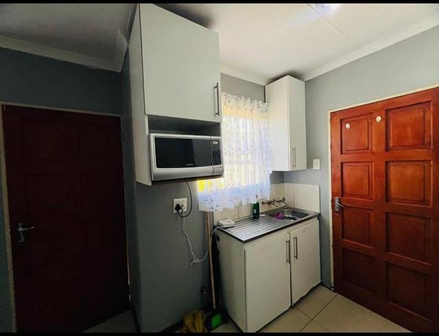 3 BEDROOM HOUSE FOR SALE IN RIVERSIDE VIEW EXT 35